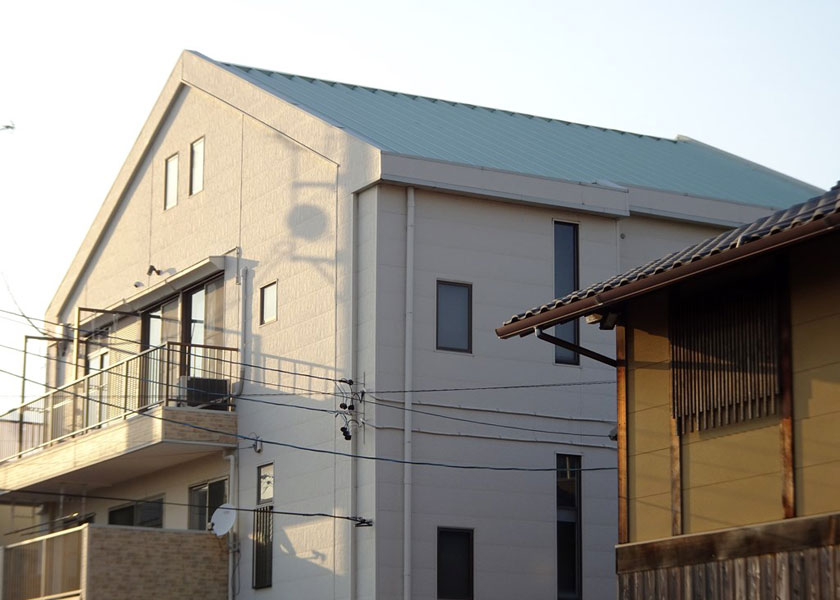 浜松市東区Danサイディング（外壁カバー工法）M様ビルの施工事例