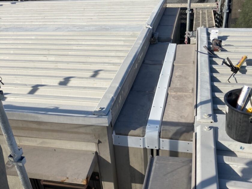 セキスイハイムM1　外壁屋根塗装　ハイブリット塗料キルコ　板金補修後